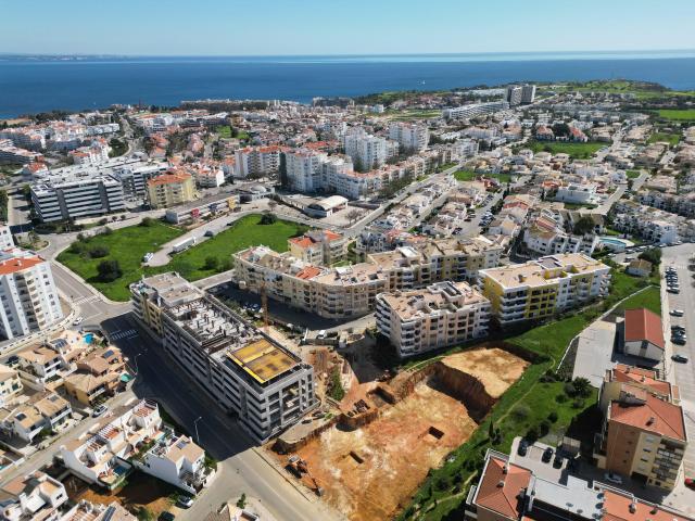LUXUOSA PENTHOUSE DUPLEX T1+1, COM GARAGEM E PISCINA EM LAGOS