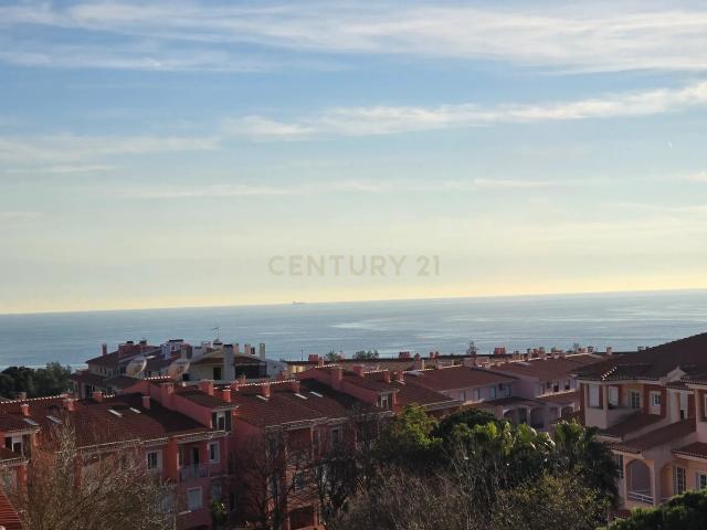 Luxuosa Penthouse Duplex T4+1 na Costa da Guia, em Cascais, com Vista Mar