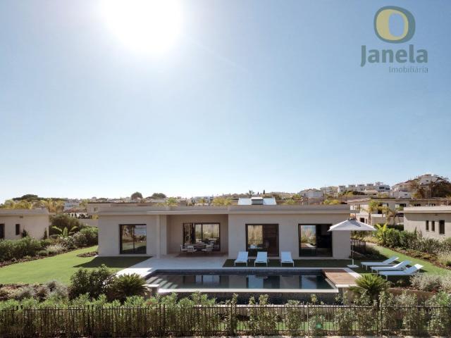 Luxuosa Residência T4 em Faro, frente à Ria Formosa, com Ade. 186m² Montenegro