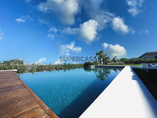 Luxuosa Residência T5 em Faro, frente à Ria Formosa