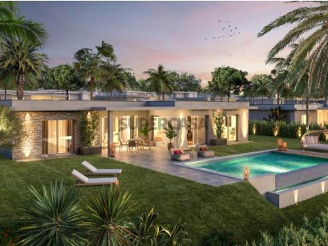 Luxuosa Residência T5 em Faro, frente à Ria Formosa