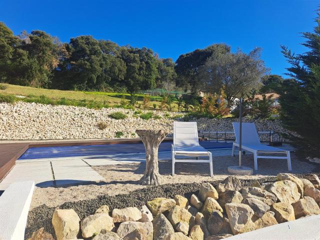 Luxuosa Villa Rural com Piscina e Painéis Solares 105m² Vidais