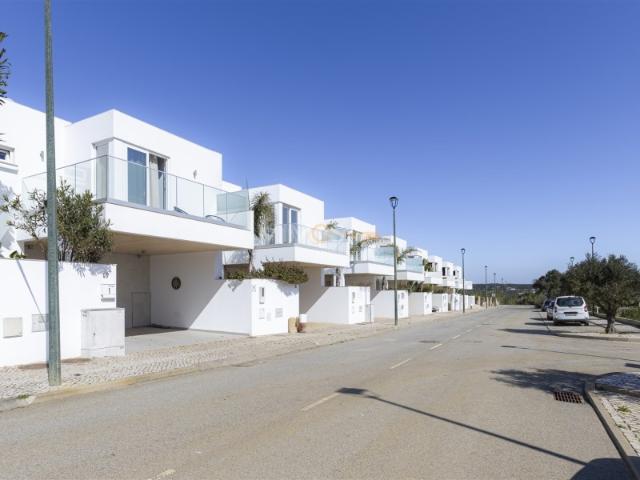 Luxuosas Moradias T3 com Vista Mar Sagres
