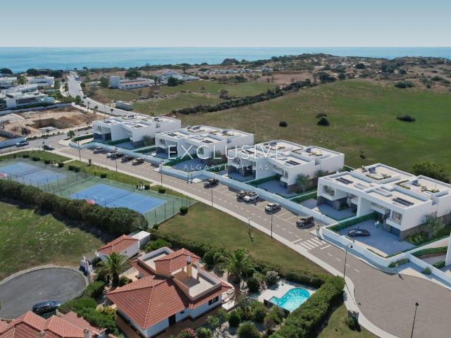 Luxuosas Moradias Modernas para venda em Lagos com vistas de. 262m² Lagos