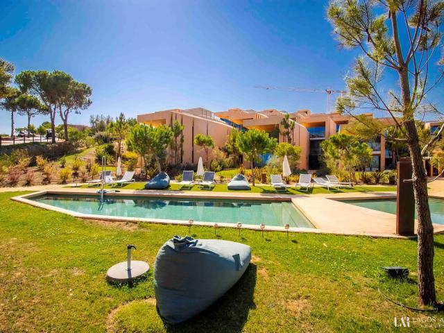 Luxuoso apartamento de 1 quarto situado no prestigioso Palmares Golf Resort em Lagos