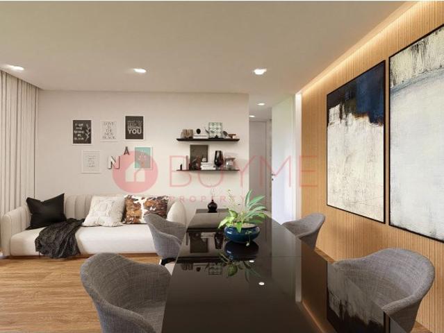 Luxuoso Apartamento T2 com terraço privativo, piscina comum e estacionamento, em Olhão