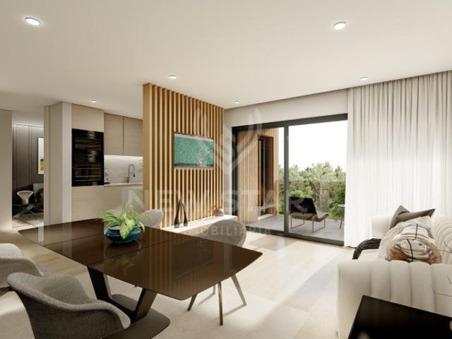 Luxuoso Apartamento T2 com terraço privativo, piscina comum e estacionamento, em Olhão