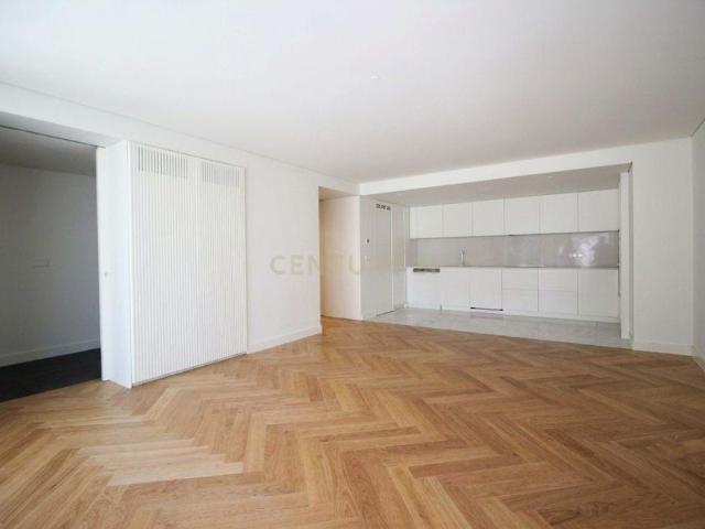 Luxuoso Apartamento T2 em Alcântara, Lisboa
