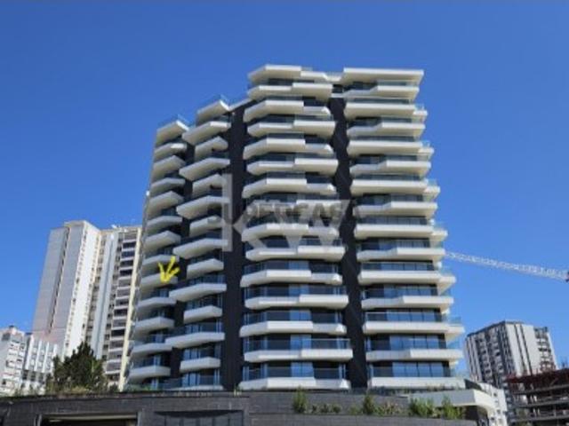 Luxuoso Apartamento T3 na Torre Girassol Miraflores, Linda a Velha