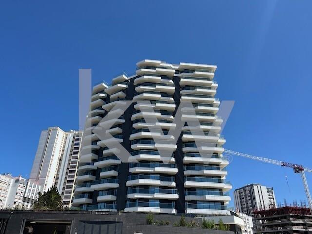 Luxuoso Apartamento T3 na Torre Girassol Miraflores, Linda a Velha