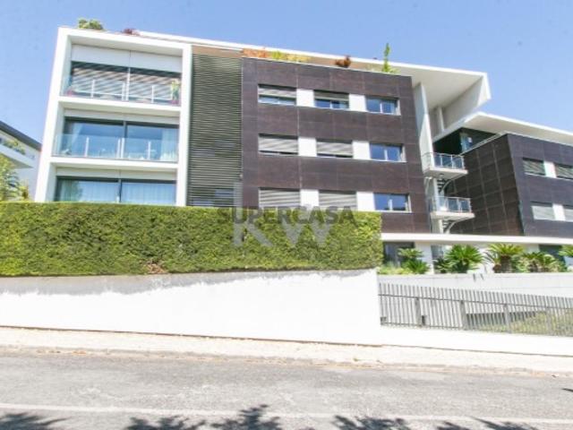 Luxuoso T4 Duplex em condomínio fechado Estoril Casino