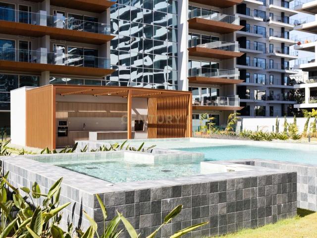 Luxuoso T2 no condomínio Monview com Piscina, Jardim, Ginasio e muito mais