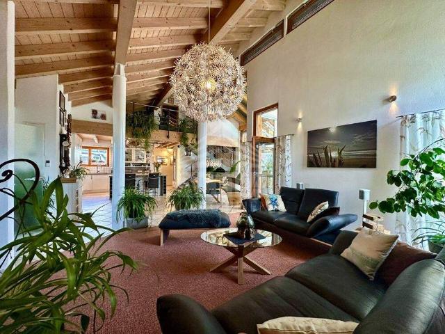 LUXUS TRIFFT KOMFORT * Moderne Doppelhaushälfte mit Pool und Luxusausstattung in Böhmenkirch