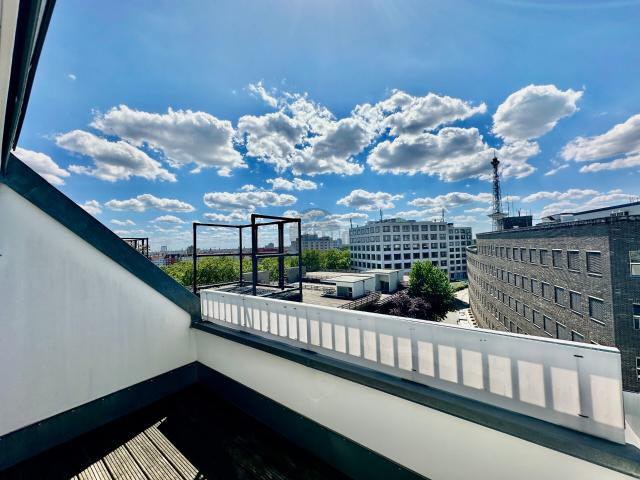 BERLINER SKYLINE UND PRIVATSPHÄRE MAISONETTE MIT KOMFORT UND ATEMBERAUBENDEM AUSBLICK