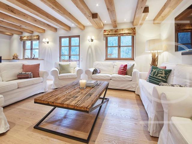 Luxus Chalet mit Zweitwohnsitzstatus in Ski In/Ski Out Lage in Hinterglemm!