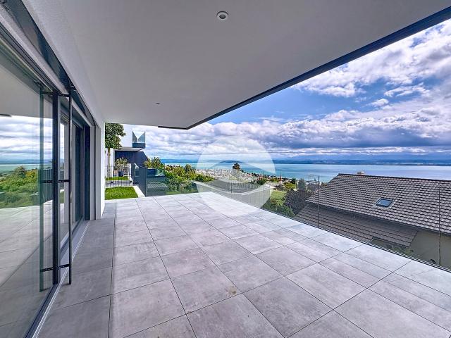 Luxus Doppelhaushälfte – 6,5 Zimmer – Panoramablick auf den See