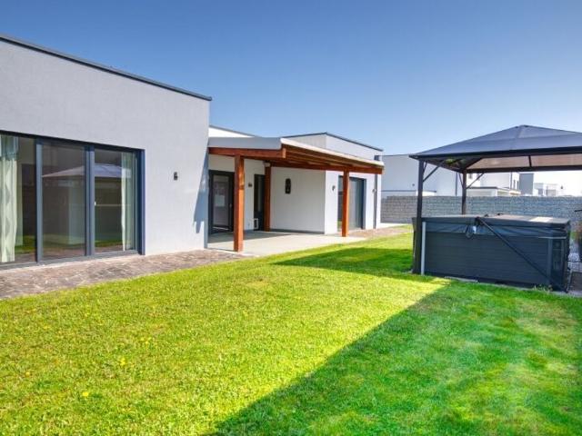 Luxus Haus mit 4 Zimmer zu verkaufen in Wels, Oberösterreich