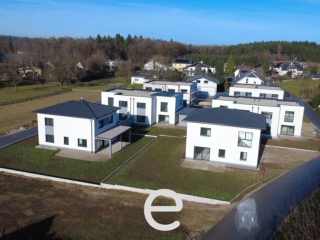 Luxus Haus mit 5 Zimmer zu verkaufen in Laakirchen, Oberösterreich
