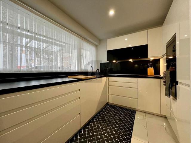 Luxus Haus mit 5 Zimmer zu verkaufen in Saalfelden am Steinernen Meer, Österreich