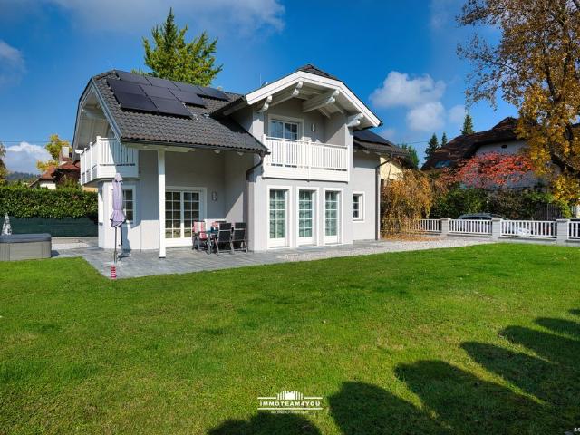 Luxus Haus mit 6 Zimmer zu verkaufen in Vöcklabruck, Oberösterreich