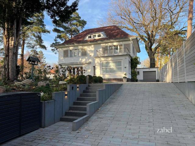 Luxus Haus mit 7 Zimmern zu verkaufen in Kranzallee, 38, Berlin