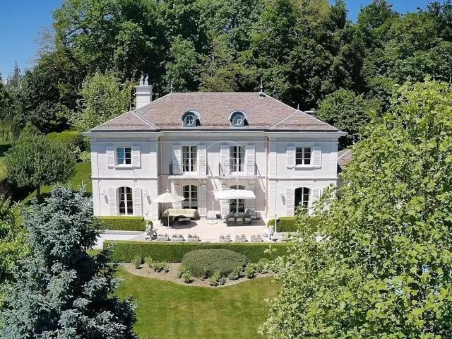 Luxus Haus mit 8 Zimmer zu verkaufen in Lausanne, Schweiz
