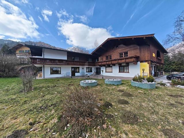 Luxus Haus mit 14 Zimmer zu verkaufen in Erpfendorf, Österreich