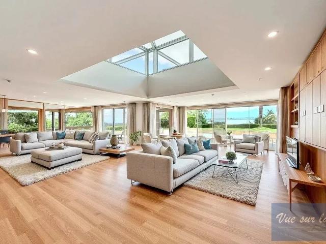 Luxus Penthouse in Tannay, Blick auf den Lac Leman und die Alpen