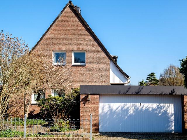 Luxus Pur! Traumhaftes EFH mit großzügigem Wohn Essbereich samt Kamin sowie Innenpool und Sauna
