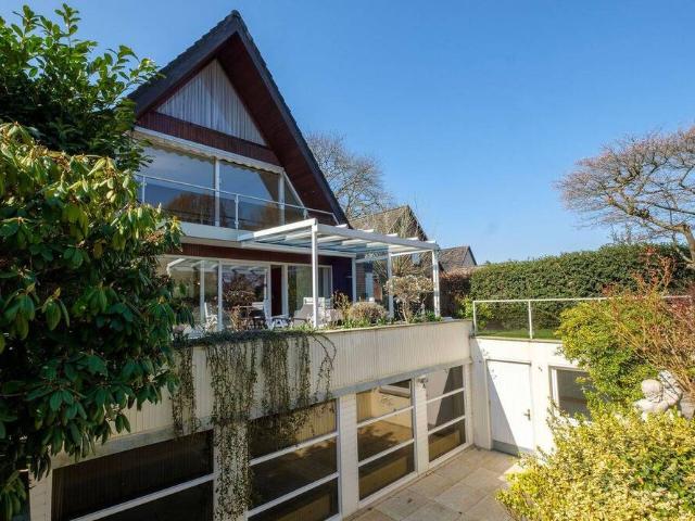 Luxus Pur! Traumhaftes EFH mit großzügigem Wohn Essbereich samt Kamin sowie Innenpool und Sauna