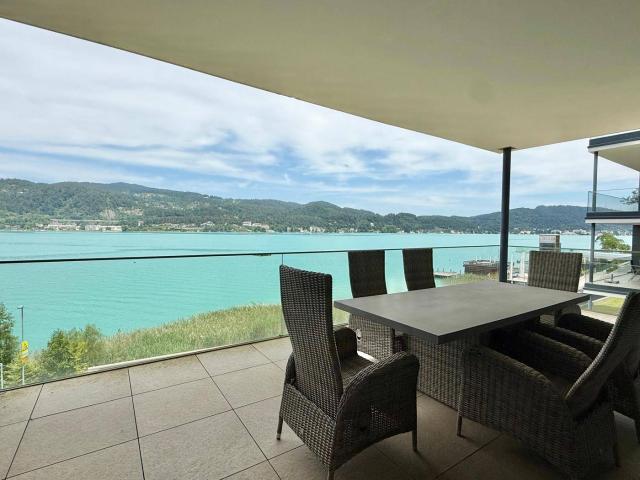 Luxusapartment mit unverbaubarem Panorama Seeblick und privatem Seezugang am Wörthersee