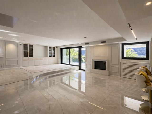 Luxusvilla mit Pool in Collina d'Oro