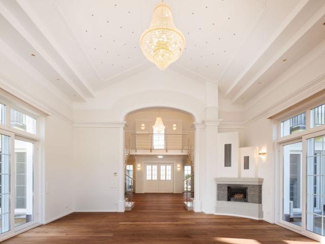 Luxusvilla im Wohnpark Fontana mit Kamin, Pool & Garten in Oberwaltersdorf