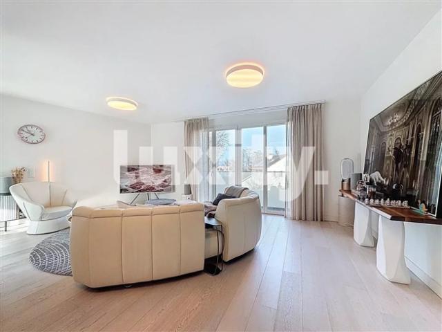 Luxuswohnung mit Terrasse – Wohn und ruhige Gegend