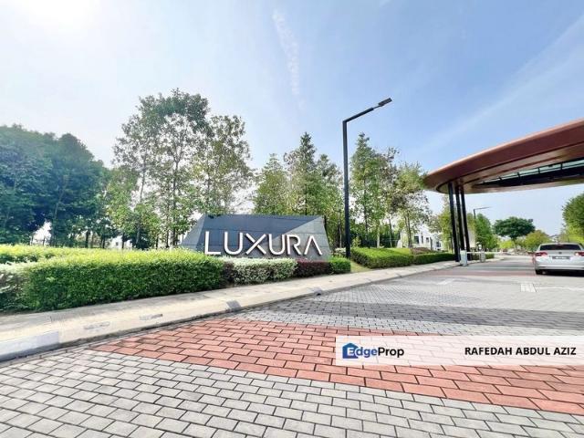 Luxura Residence @ twentyfive.7