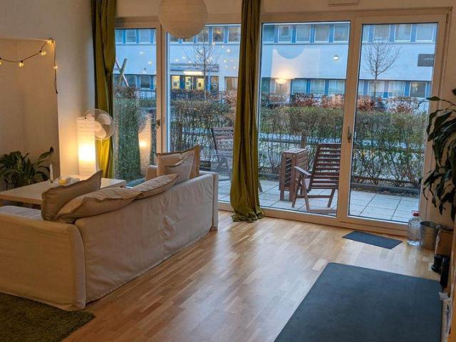 Luxuriöse 2 Zimmer Wohnung im Herzen Berlins mit Terrasse!