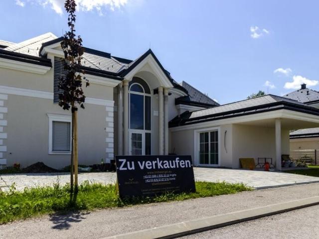 Luxuriöse 7 Zimmer Villa zu verkaufen in Ebreichsdorf, Österreich