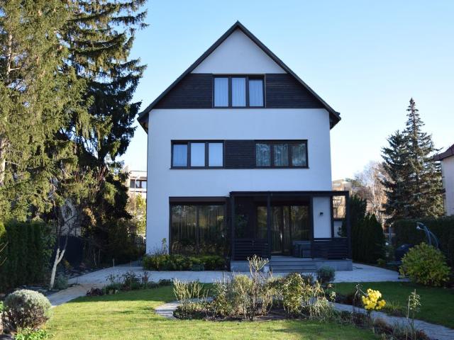 Luxuriöse 7 Zimmern Villa zu verkaufen in 1130, Wien