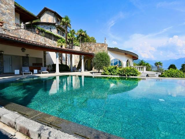 Luxuriöse 4 Zimmern Villa zu verkaufen in Brione S. Minusio, Brione sopra Minusio, Locarno, Kanton Tessin