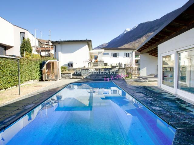 Luxuriöse 5 Zimmer Villa zu verkaufen in Sant Antonino, Kanton Tessin
