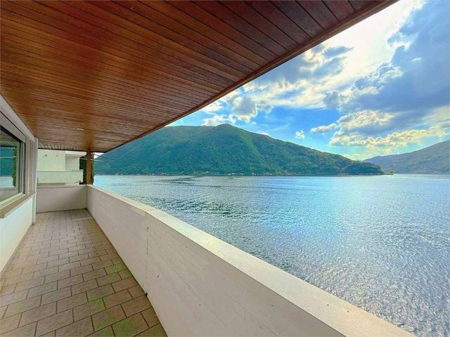 Luxuriöse 6 Zimmer Villa zu verkaufen in Bissone, Kanton Tessin