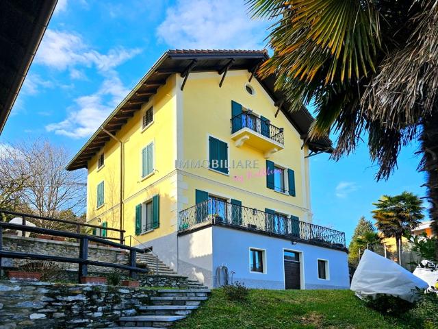 Luxuriöse 6 Zimmer Villa zu verkaufen in Pura, Schweiz