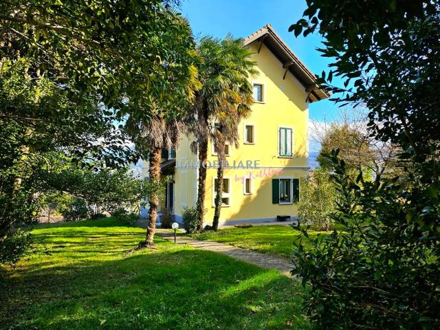Luxuriöse 6 Zimmer Villa zu verkaufen in Pura, Schweiz