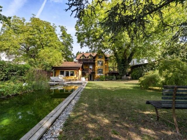 Luxuriöse 8 Zimmer Villa zu verkaufen in Krumpendorf, Kärnten