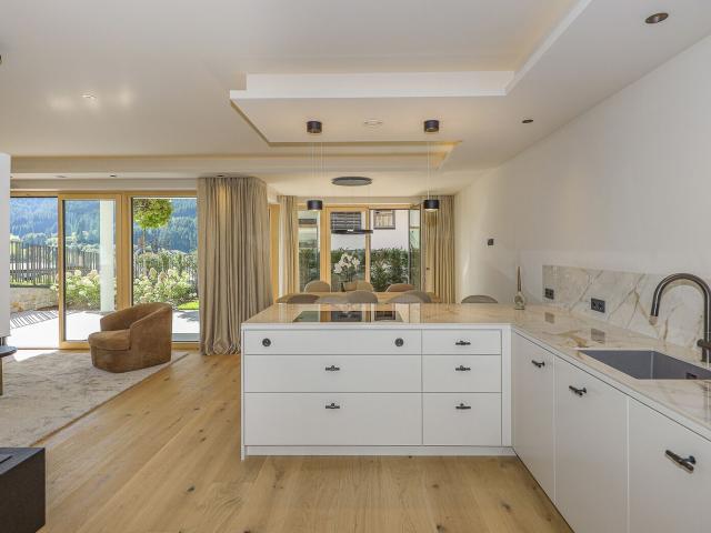 Luxuriöse Gartenwohnung mit eigenem Wellnessbereich