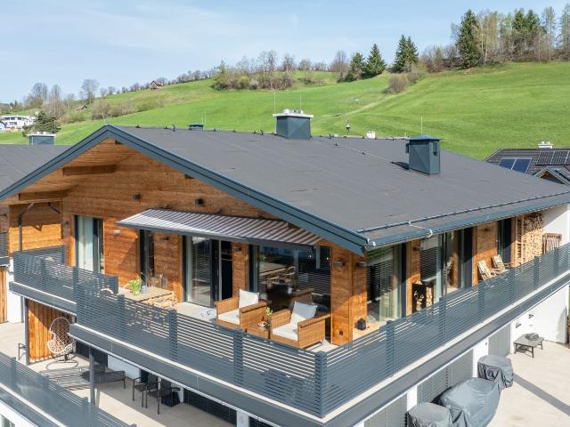Luxuriöse, hochwertig möblierte Penthouse Wohnung