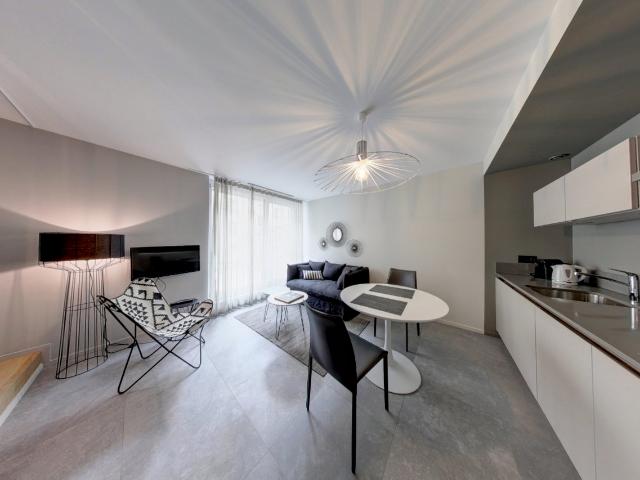 LUXURIÖSE MÖBLIERTE RESIDENZ PETITE COUR STUDIOS MIT HOTELDIENSTLEISTUNGEN – ETHNO