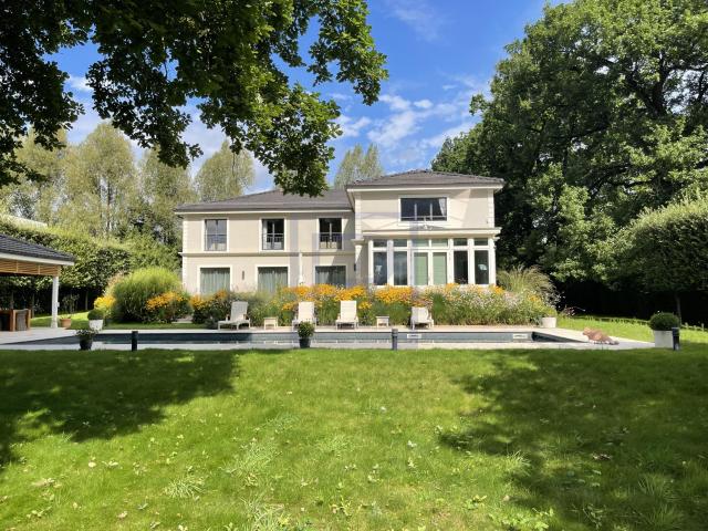 Luxuriöse, moderne Villa in Vandoeuvres