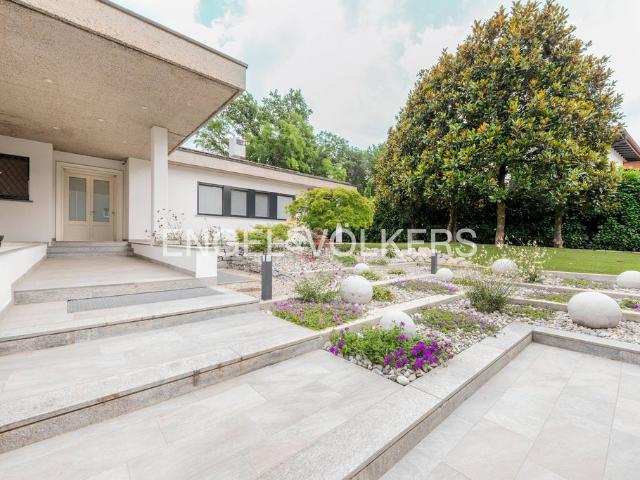 Luxuriöse Villa, 5 Schlafzimmer, zu verkaufen in Novazzano, Tessin