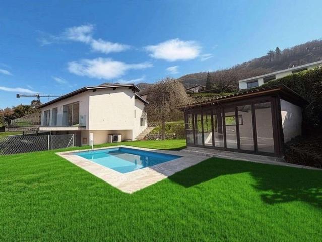 Luxuriöse Villa, 5 Schlafzimmer, zu verkaufen in Carabbia, Kanton Tessin